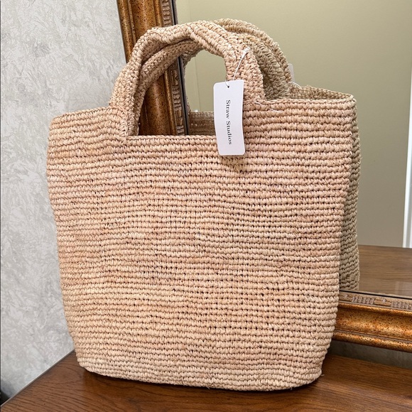 Straw Studios Handbags - Straw Studios Woven Handcrafted Straw 100% Raffia Tote Bag.